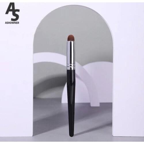 1pcs Professional Concealer Makeup Brush Wooden Handle Makeup Brushes Soft Nylon Hair Make Up Brush Cosmetics Tool for Face