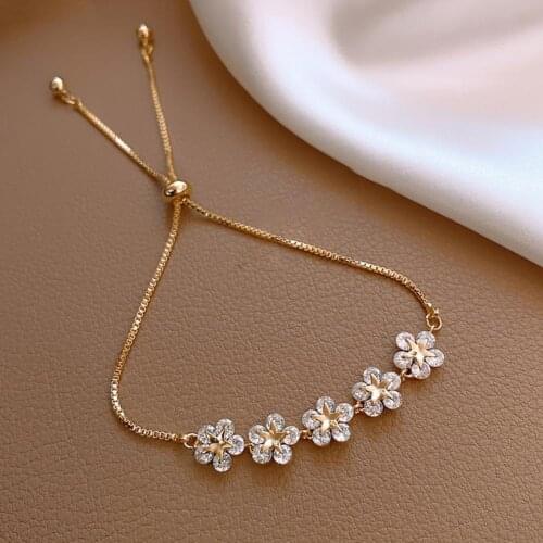 Chain Jewelry Gift Exquisite Decoration Women Golden Five Flowers Bracelet for Daily