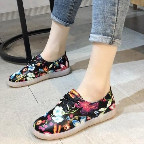Llogai Women Graffiti Fashion Sneakers Spring Casual Shoes Pattern Leisure Flat Walking Shoes Large Size 43 New Zapatillas Mujer