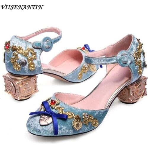 Retro Velvet Toe Capped Metal Profiled Heel Sandals Female Summer New Ethnic Style Metal Middle Heel Round Bow High Heels