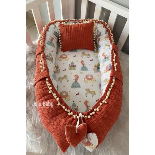 Jaju Baby Special Handmade Tile Knit Fabric and Muslin Fabric Pompon Babynest
