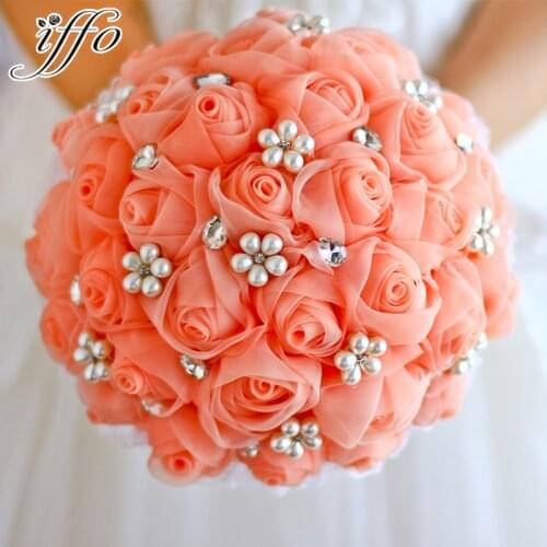 Bride holding flowers, brooch bouquet, bridesmaids bouquets, roses, hand-made high-end, color can be customized