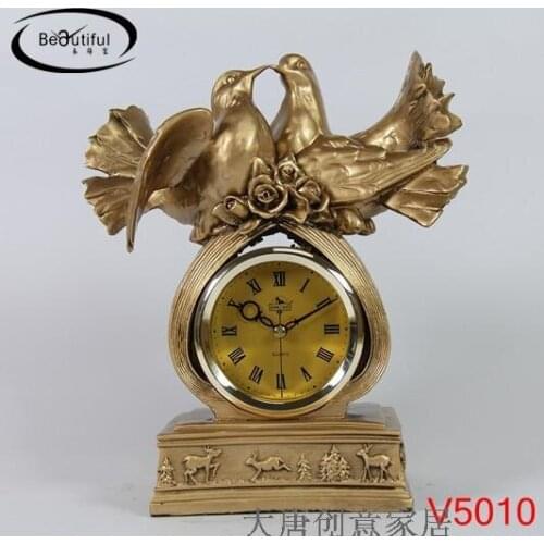 LOVER PIGEON CRAFT BASE CLOCK, QUARTZ CLOCK, EUROPEAN RESTORATION HOME LIVING ROOM CREATIVE CLOCK AND WATCH FASHION ARRANGEMENT
