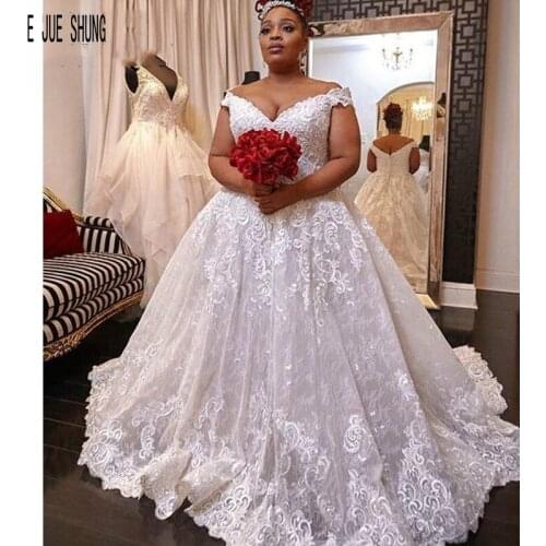 E JUE SHUNG Elegant Plus Size African Wedding Dresses Off Shoulder Button Back Lace Ball Gown Wedding Gowns robe de mariee