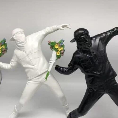 ENGLAND STREET ART BANKSY TOY MEDICOM THROWING FLOWER BOMBER RESIN SCULPTURE DECORATION