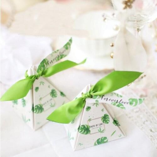 50 Pcs Creative Green Leaves Triangular Pyramid Wedding Favors Candy Box Party Supplies Thanks Gift Chocolate Box Bomboniera