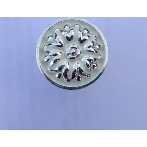 New 2pcs 31mm Vintage Antique European Style White Color Palace Wardrobe Pull Knobs Kitchen Cabinet Dresser Drawer Handle