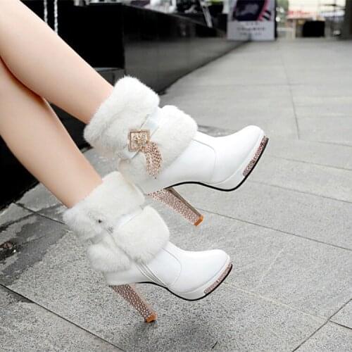 Winter Plush Womens Waterproof Platform Short Boots Round Head Thick with High Heels Pumps Rhinestone Tassel Plush Knight Boots