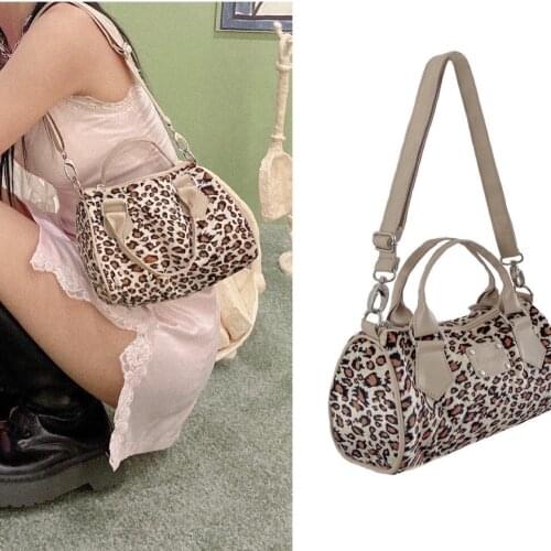 Luxury Triangle Frame Pouch 2021 Trend New Designer Bags for Women Stylish Female Purse Lady Daily Tote Soft Dumpling Handbags