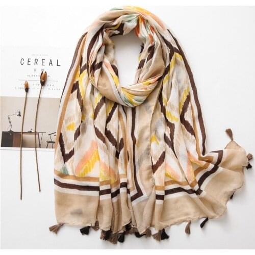 2020 Luxury Brand Aztec Ethnic Floral Tassel Viscose Shawl Scarf Gift For Ladies Fashion Head Wraps Pashmina Stole Muslim Hijab