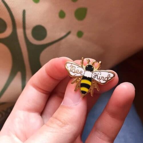 Bee kind Cute honey bee Enamel pin badge be kind insect pin save the bees brooch pins animal jewelry gift women accessories