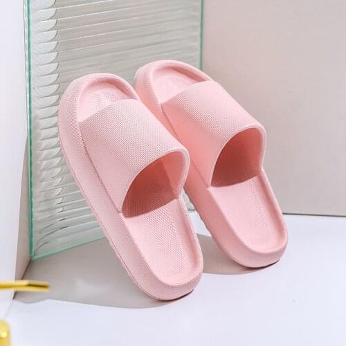 Ladies Summer Home Furnishing Thick-soled Lightweight Comfortable Indoor Home Bathroom Couples Stepping on Shit Slippers