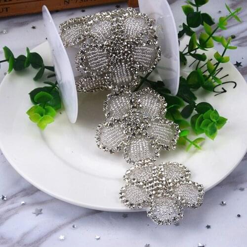 Diamond Flower Hotfix Motifs 5Pcs Hand Beaded Bridal Round Clear Crystal Glass Rhinestone Applique Iron On Diy Wedding Dresses