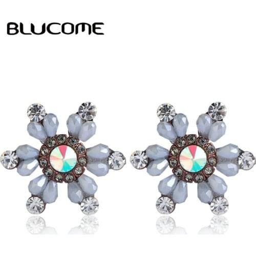 Blucome Fashion Summer Jewelry Green Flower Shape Crystal Earring Women Girl Holiday Party Banquet Ear Ornament Best Female Gift