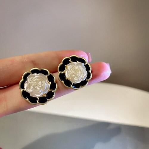 Classic White Camellia Flower Stud Earrings For Woman Elegant Korean Fashion Jewelry Wedding Party Girls Sexy Accessories
