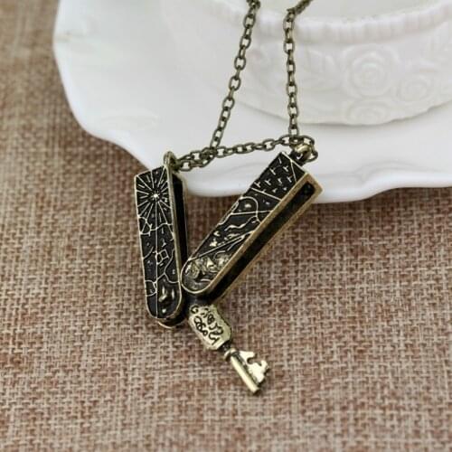 Vintage Jewelry Bronze Keychain Necklace Openable Foldable Creative Pendant Jewelry