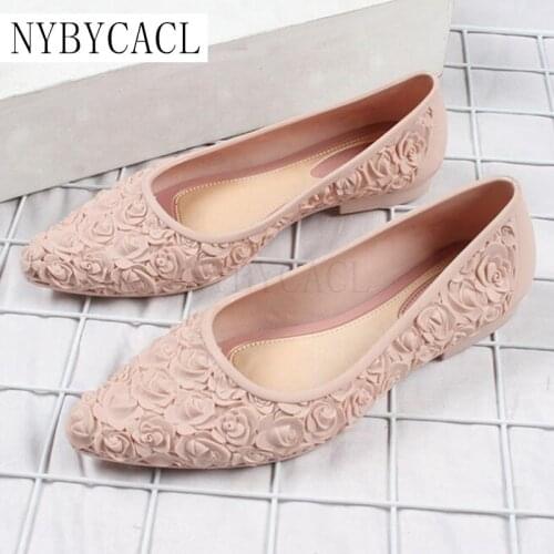 Summer woman rain Shoes for Women Fashion Spring Retro Fretwork Rose Flats Jelly Drive Ballet Flat Casual Shoes Loafers Rubber