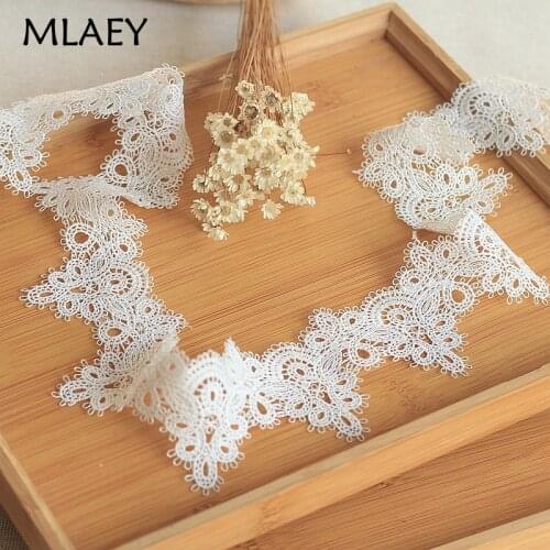 MLAEY High quality Off-white Lace Trim, Delicate Floral Lace ribbon , Venise Lace Fabric for Costumes