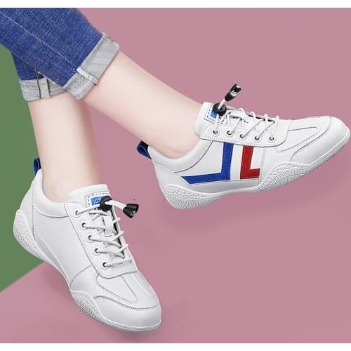 2021 spring and autumn new sports shoes travel soft-soled casual flat-bottomed running shoes thick-soled lace-up leather shoes