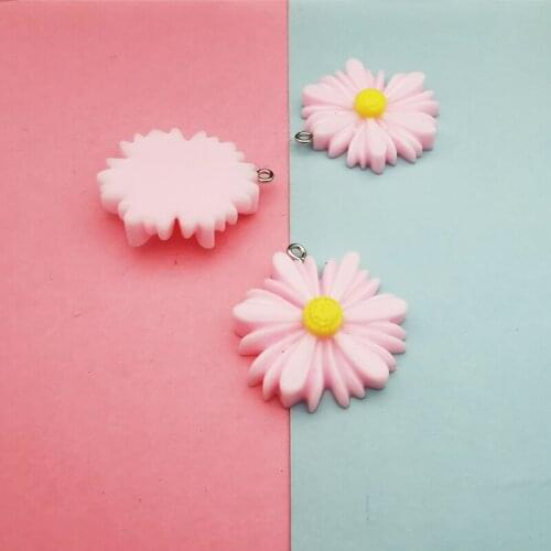 10pcs 3D Pink Daisy Resin Charms Dangle For Jewelry Finding 30*32mm Sweet Flowers Pendant Fit Necklace Keyring Earring Accessory