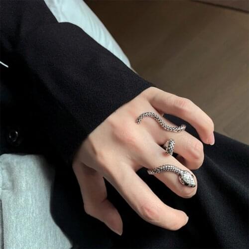 HUANZHI 2020 New Hip Hop Punk Silver Colour Wave Bend Snake Metal Vintage Finger Ring for Cool Women Girls Jewelry Gifts