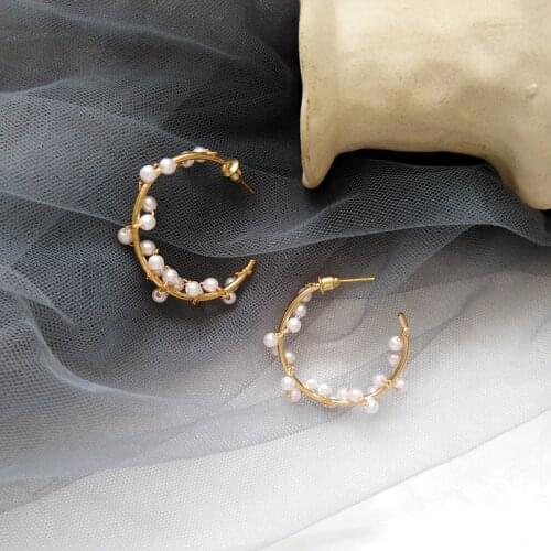 Korean Fashion New Temperament hand woven pearl earrings Retro Metal C shape knitting winding Stud Earrings Women party jewelry