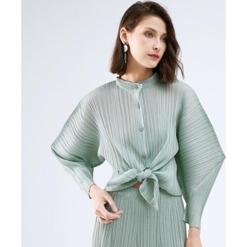 2021 Fall Miyake Womens Top Bat Long Sleeve Stand Collar Top Loose Thinning Shirt Cardigan Button Womens Niche Horns
