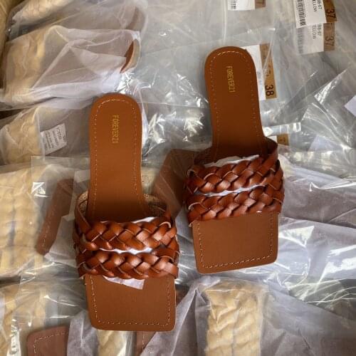 Fashion Temperament Braided Charm Open-toe Flat Slippers Set Foot Vacation Beach Sandals Casual Flip Flops Women Shoes2020