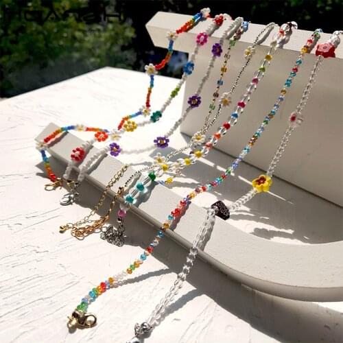 HUANZHI 2020 New Korean Lovely Daisy Flower Butterfly Pendant Rainbow Color Beads Necklace for Women Girls Vacation Jewellery