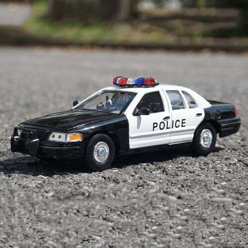 WELLY Model Car 1:24 Diecast Car Toys Classic 1999 Ford Crown Victoria Taxi Police Alloy Metal Toy Car For Kids Gift Collection