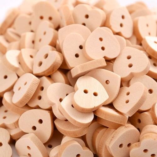 50Pcs 2 Holes Heart Shape Wooden Buttons Cute Natural Color Sewing Clothes Button Scrapbooking Garment DIY Apparel Accessories
