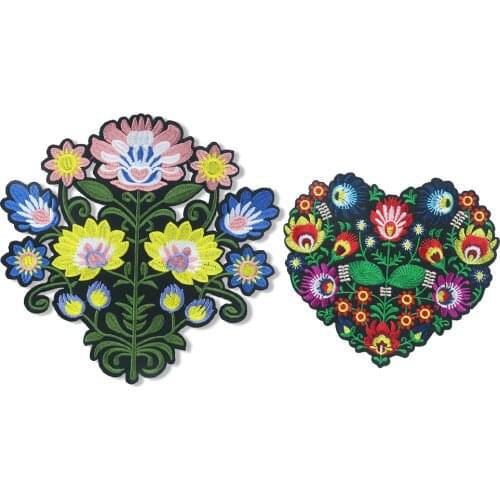 2PCS Flower Patches Heart Applique Badges Iron on Transfers for Clothing Apparel Sewing Woman Clothes DIY Fabric Accessories