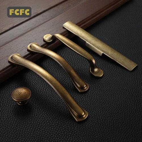 FCFC Antique Cabinet Handle Bookcase Drawer Yellow Brass Cabinet Handles Furniture Singel Hole Knobs Cupboard Pulls Hardware