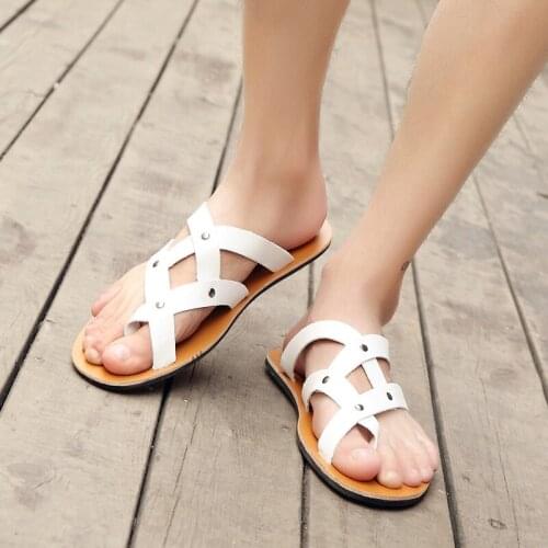 2021 Summer sandals Flats Clip Toe Mens Sandals Genuine Leather Comfortable Travel Fashion Beach Male Slides Slippers for Men