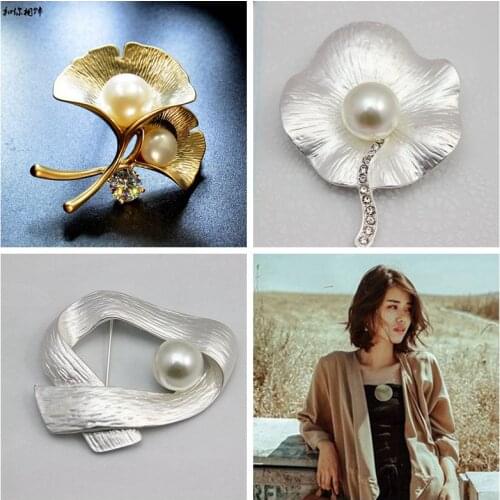 2018Jewelry Vintage Color Crystal Leaf Brooches and pins Hot Ancient Silver Color Large Brooch for Women Sweater Dress