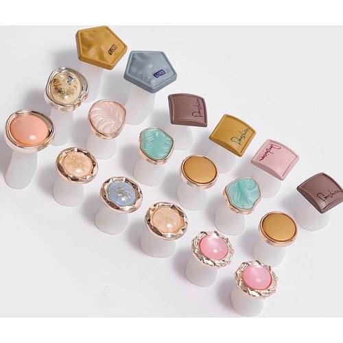 8Pcs High Quality Soft Silicone Toe Separator Cute Daisy Flower Pearls Design Foot Finger Divider Nail Art Tool