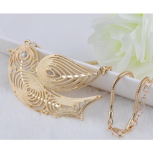Safe pigeons Gold Necklace Environmentally Friendly Material Ladies Animal bird Necklace