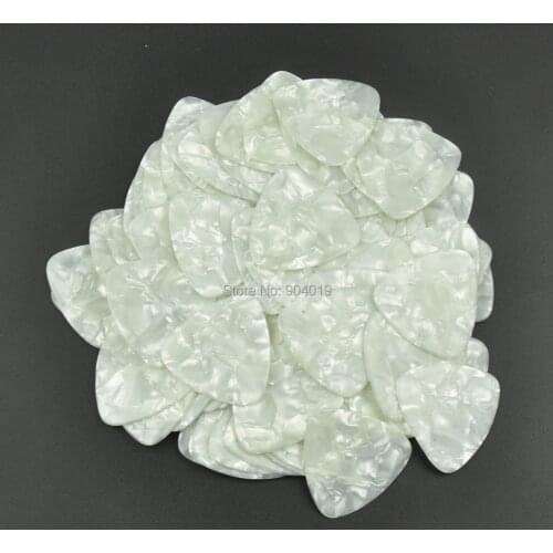 100pcs Heavy 0.96mm Rounded Triangle Guitar Picks Plectrums Celluloid Pearl White