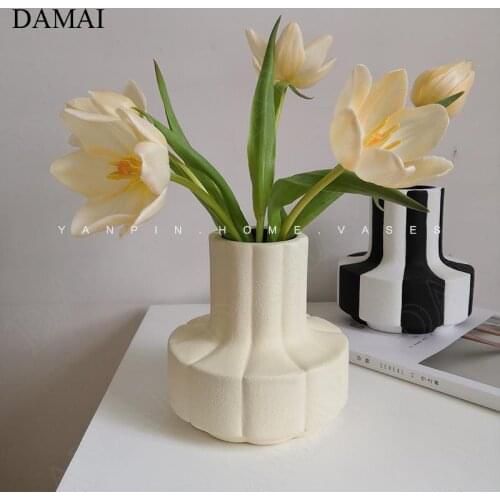 Creativity Matte Ceramic Vase European Modern Painted Black White Hydroponic Plant Pot Decorative Ornaments Desktop Flower Vases