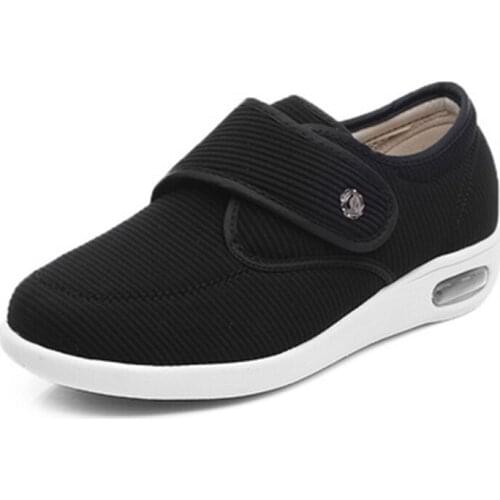 New summer old people walk shoes in the old people shoes comfortable portable mother shoes square dancing shoes