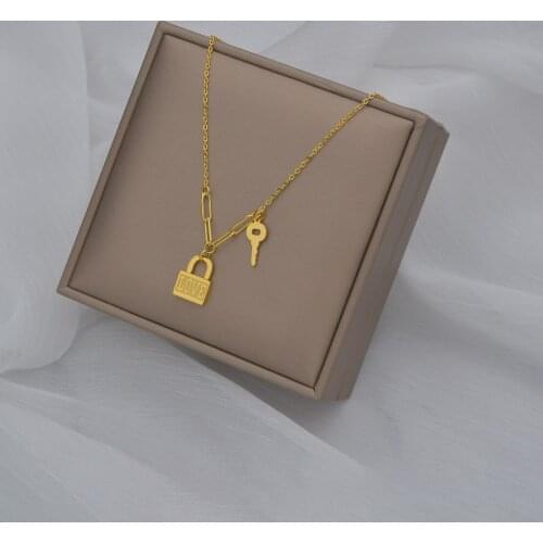 Stainless Steel Lock Key Couple Necklace For Women Man New Fashion Exquisite Pendant Friendship Valentines Day Jewelry Presents