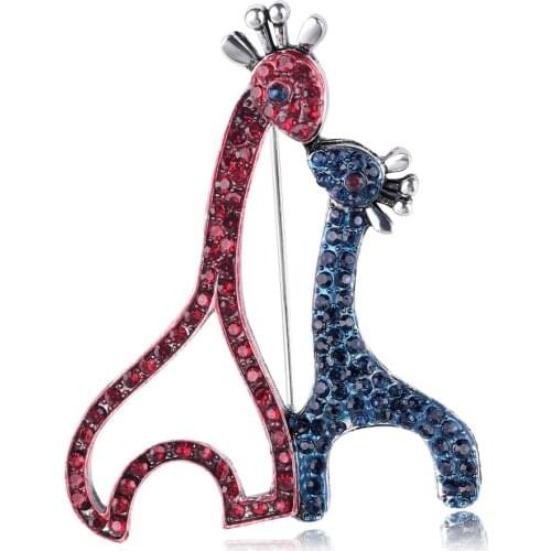 Two Pairs Lovers Giraffes Brooches Red Black Pink Blue Crystal Coat New Cute Animal Brooch Pins for Women Child Gift Jewelry