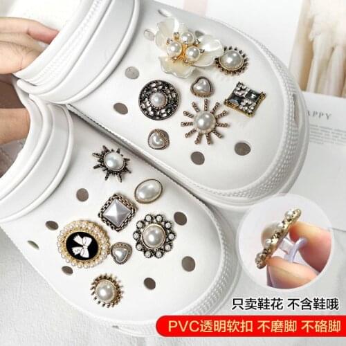 Luxury Croc Charms Vintage Rivet DIY Shoes Decorations Metal Pearl Chain for Croc Designer Fashion Clogs Shoe Buckle Punk Style