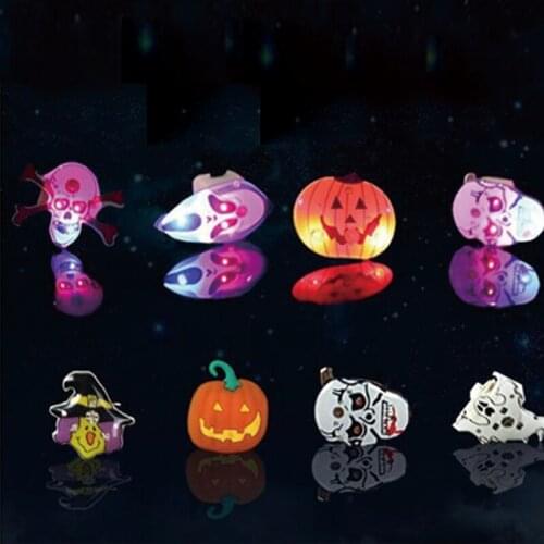 50/100pcs/lot kid Toys Halloween Event Party Supplies Cartoon Led Brooch Toys Pumpkin Skeleton Glow Flash Badge Light Up Kids
