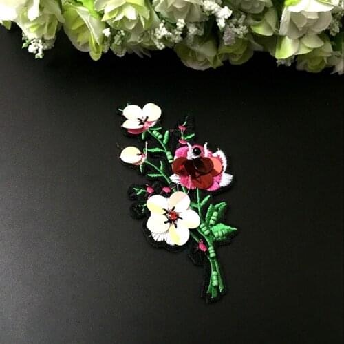 Flower sequins beaded patches embroidered fabric sew on patch applique jacket coat patches for clothes parches para la ropa