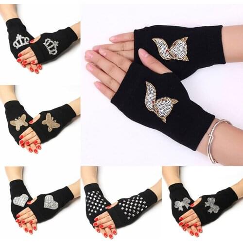 Lovely Cartoon Animals Pattern Skull Winter Rivet Gloves Women Warm Knitted Rhinestone Sequins Cool Fingerless Dancing Gloves