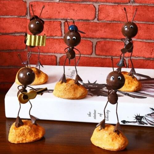 Desktop Decoration Metal Statue Cartoon Ant Figurine Animal Models Office Crafts Interior Living Room Decor Tabletop Sculpture