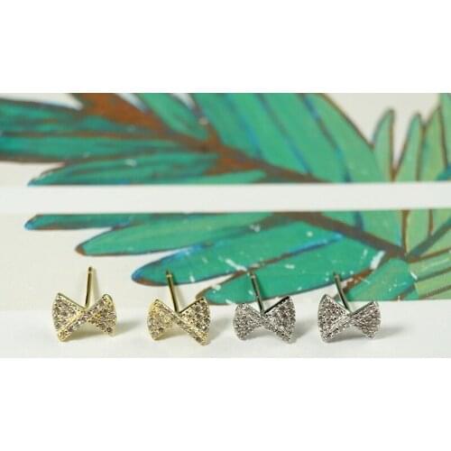 YANG&RH Stud Earrings