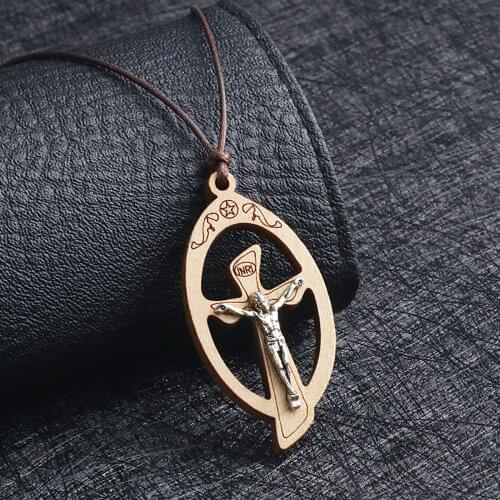 Religious Adjustable Rope Chains Wood Crucifix Jesus Pendant Necklaces Fish Cross Necklaces for Men Women Jewelry Collier