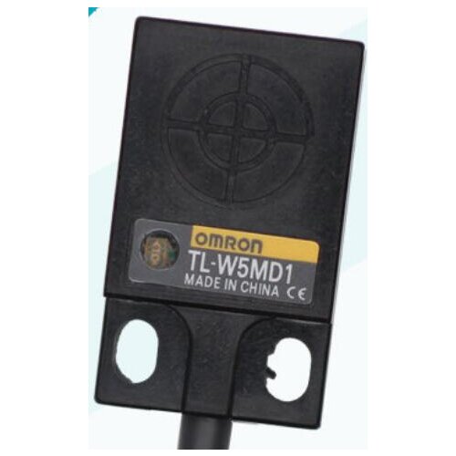 Genuine Omron proximity switch sensor flat unshielded TL-W5MD1 TL-W5MD2 2M